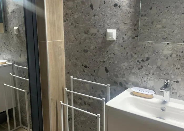 公寓 - маслината *